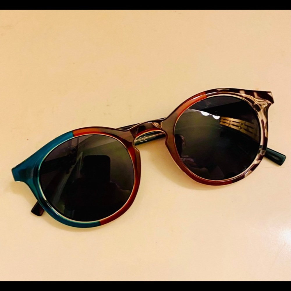 AEO American Eagle Outfitters Round Retro Tortoise Maroon Turquoise Sunglasses